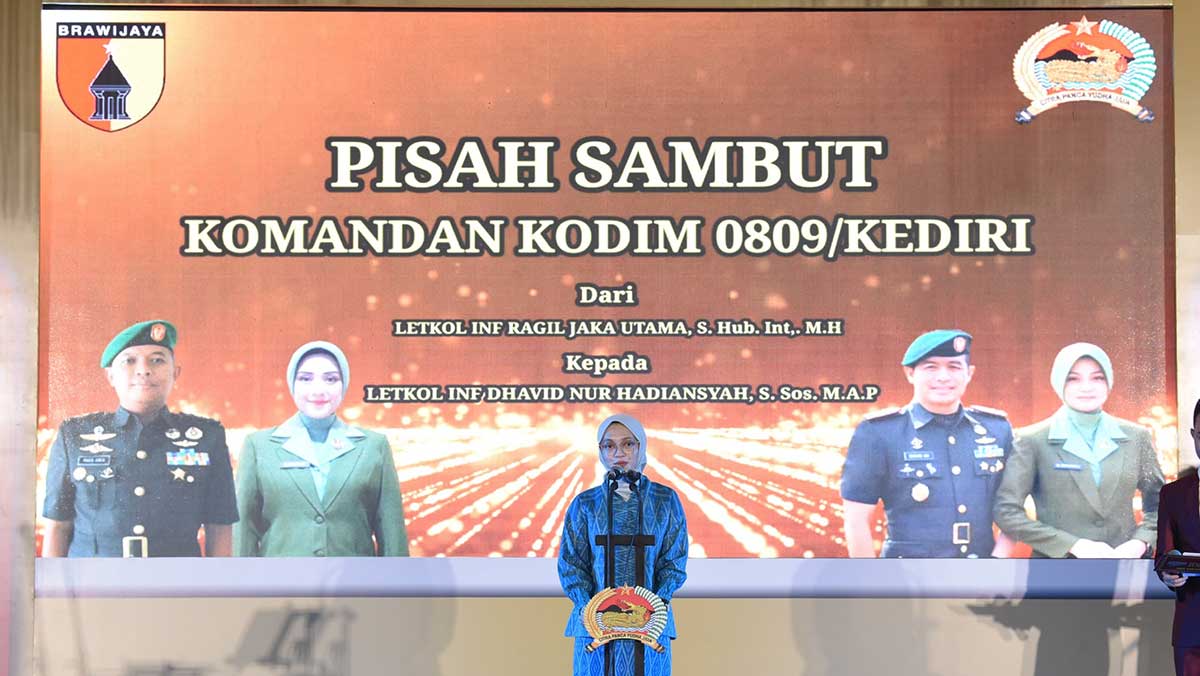 Wali Kota Kediri saat memberi sambutan.