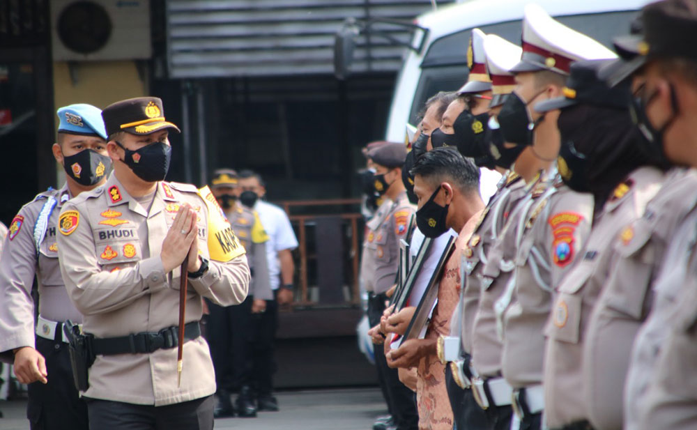 Kapolresta Malang Kota Beri Penghargaan Kenaikan Pangkat Untuk Anggota ...