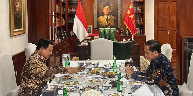 Pertemuan Presiden Prabowo Subianto dan mantan Presiden Joko Widodo (Jokowi) di kediaman pribadi Prabowo, Jalan Kertanegara IV, Jakarta Selatan, Sabtu 4 Oktober 2025. Foto: Rmol