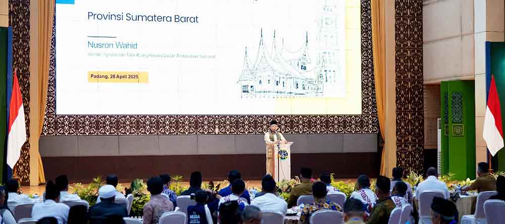 Menteri ATR/Kepala BPN, Nusron Wahid, saat sosialisasi Pengadministrasian dan Pendaftaran Tanah Ulayat di Provinsi Sumbar. (Ist)