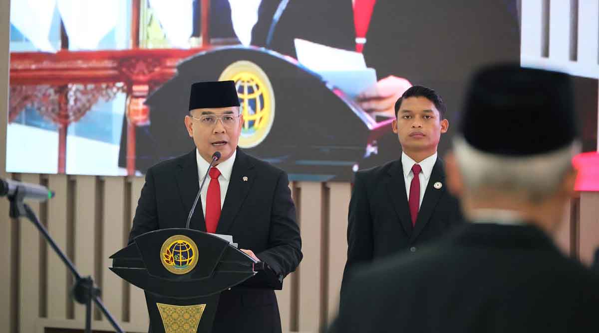 Lantik Pejabat Baru, Wamen ATR/BPN Tekankan Dedikasi dan Integritas