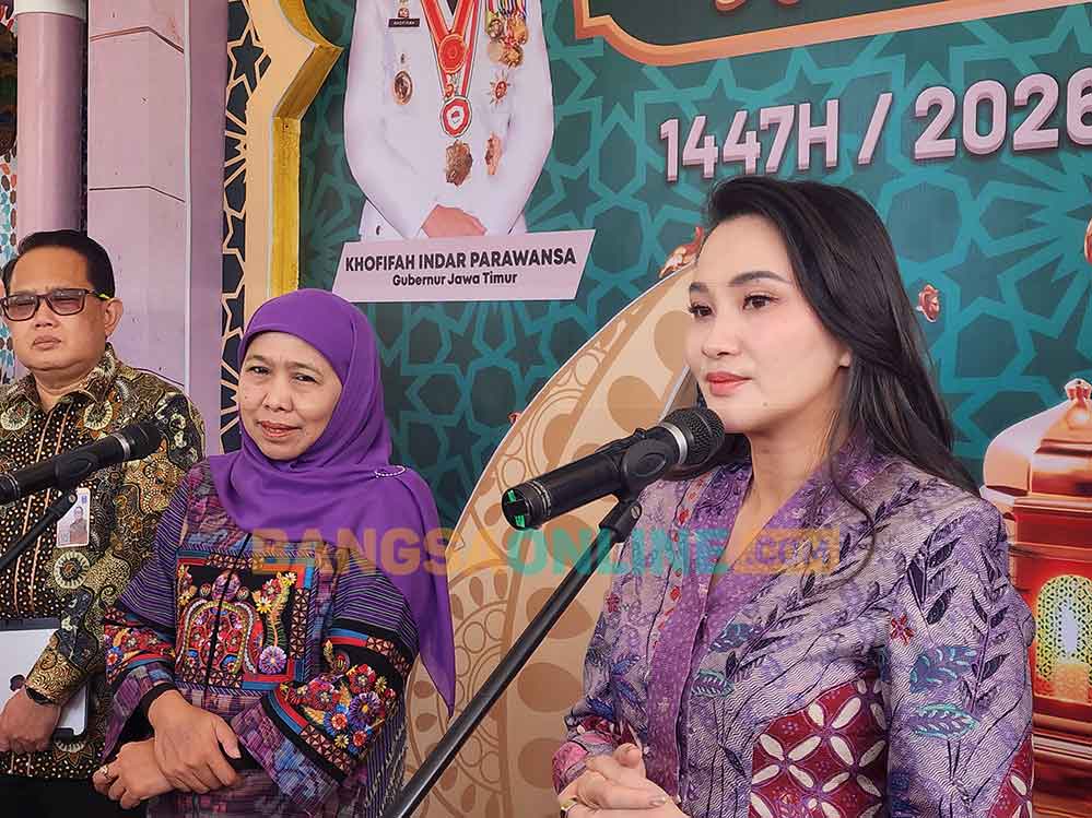 Gubernur Jatim saat menerima kunjungan Gubernur Malut di Gedung Negara Grahadi Surabaya. Foto: Devi Fitri Afriyanti