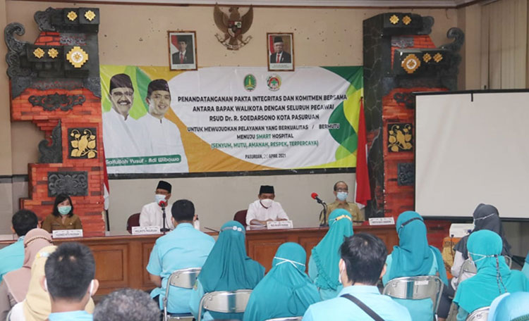Kunjungi RSUD dr. R. Soedarsono, Gus Ipul Harap Tenaga Kontrak dan THL Murah Senyum dan Ramah