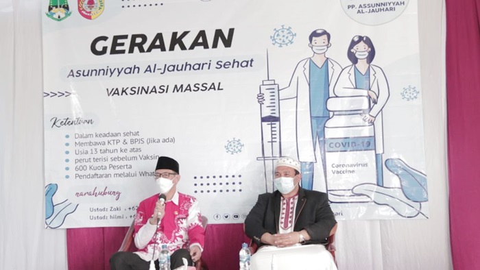 Wabup Gus Firjaun bersama Ahmad Ghonim, Pengasuh Ponpes As Sunniyah Al Jauhar Kencong, Jember.