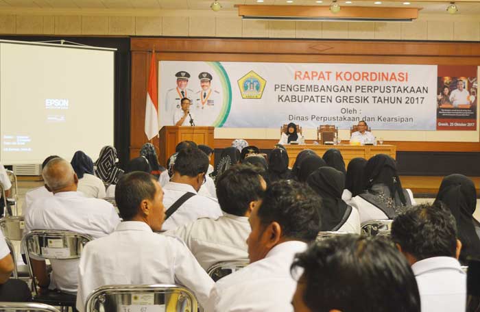 Suasana saat rapat koordinasi pengembangan perpustakaan. Foto: SYUHUD/BANGSAONLINE