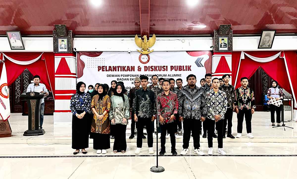 Pengukuhan Forum Alumni Badan Eksekutif Mahasiswa Sampang. Foto: Ist
