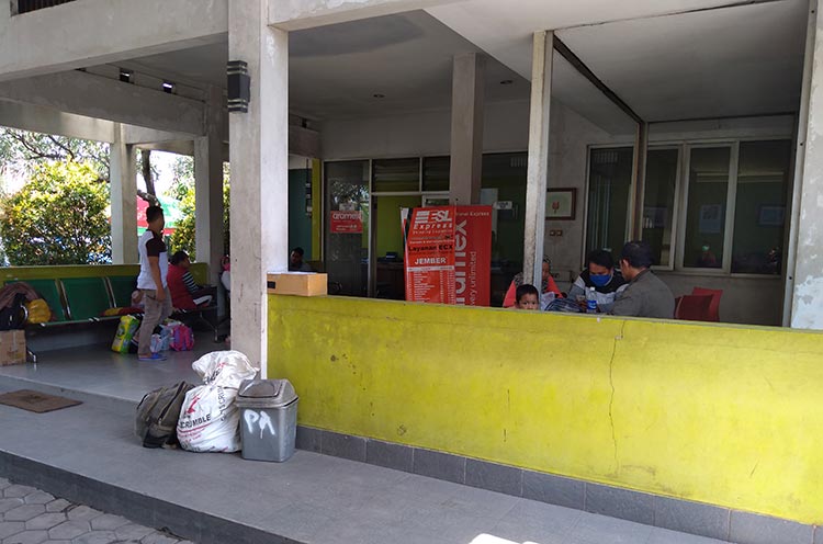 Suasana Terminal Tawangalun, Kecamatan Sukorambi, Kabupaten Jember.