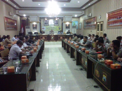 ?Jalannya silaturahim tim pemenangan 2 capres. foto:rusmiyanto/BANGSAONLINE