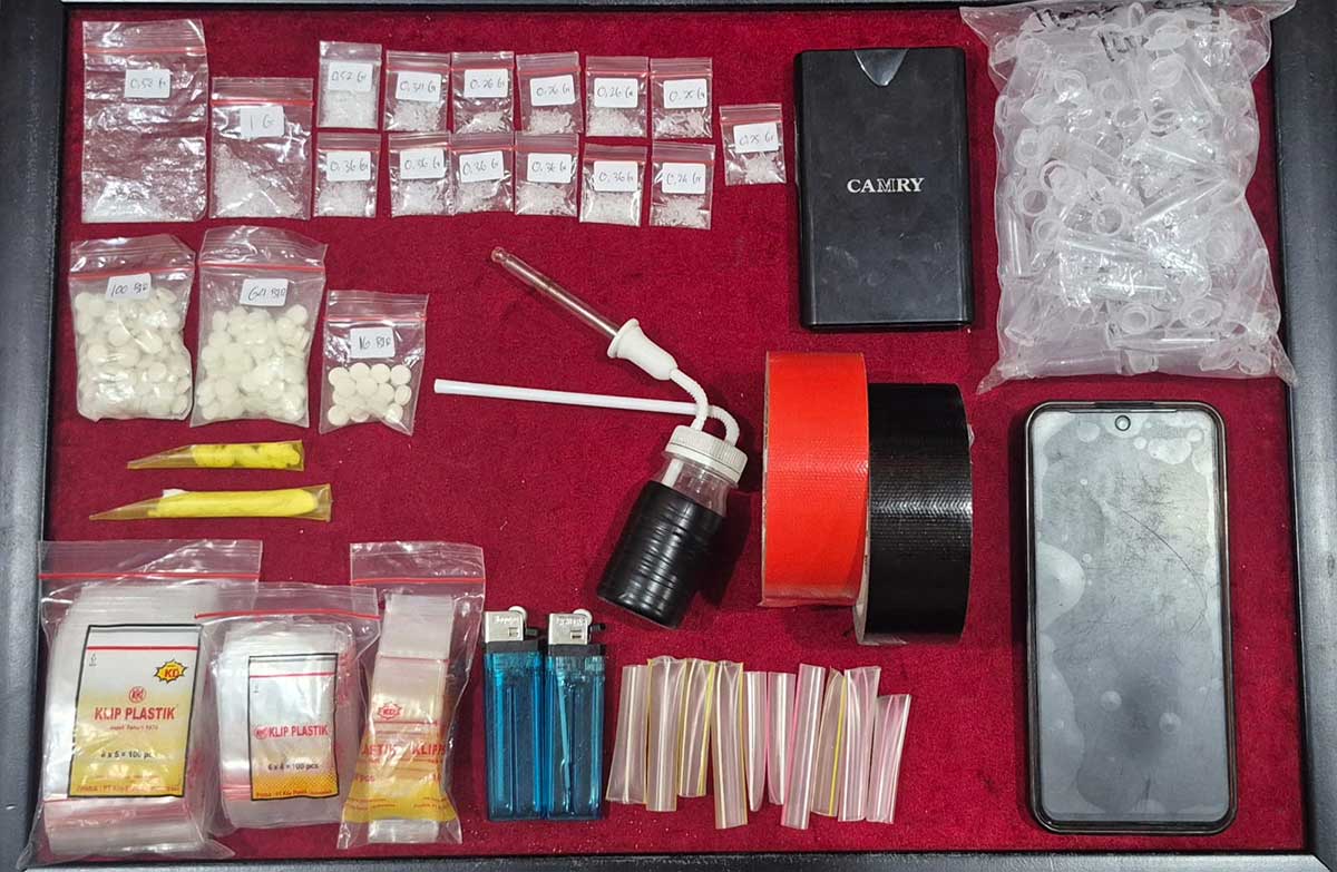 Barang bukti yang diamankan petugas dari Satresnarkoba Polres Kediri Kota.