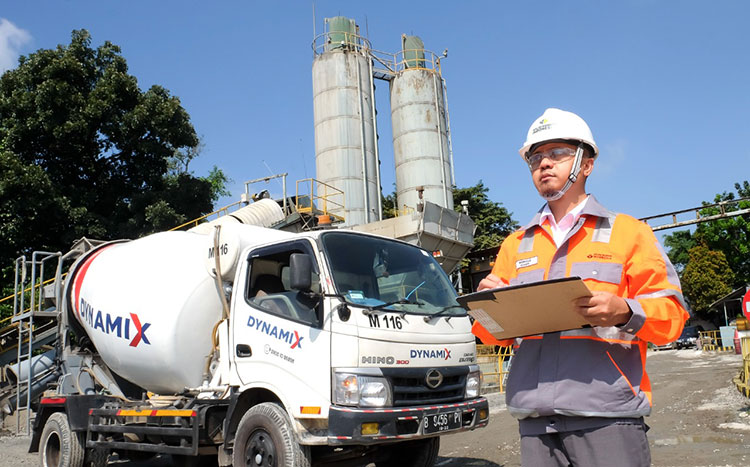 Aktivitas Batching Plant SIG di Serpong, Tangerang Selatan. (foto: ist)