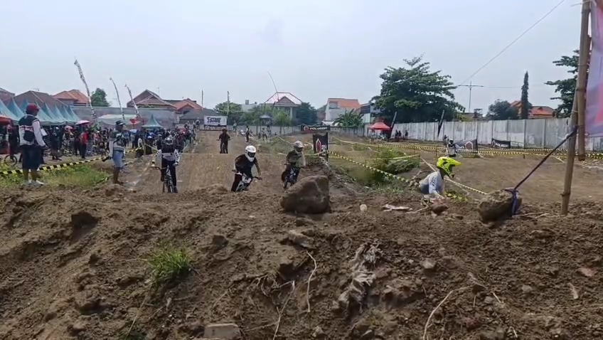 Para peserta anak saat adu ketangkasan di Pasuruan BMX Race Challenge
