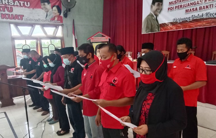 Musancab di Kantor DPC PDIP Trenggalek. (foto: HERMAN/ BANGSAONLINE)