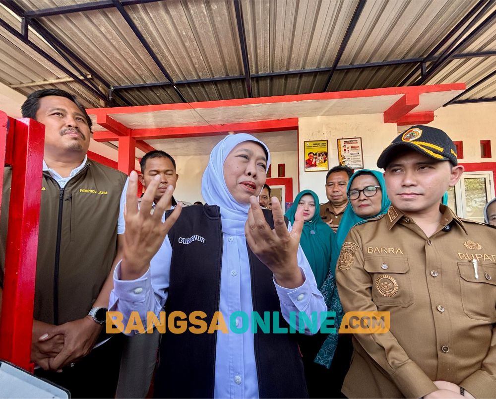 Gubernur Jatim,Khofifah Indar Parawansa saat meninjau Koperasi Desa Merah Putih di Desa Gempol Kerep
