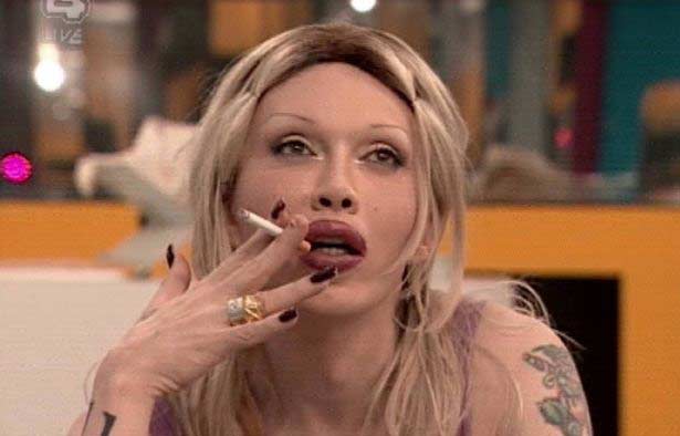 Tampilan Pete Burns di usia tuanya. foto: repro mirror.co.uk