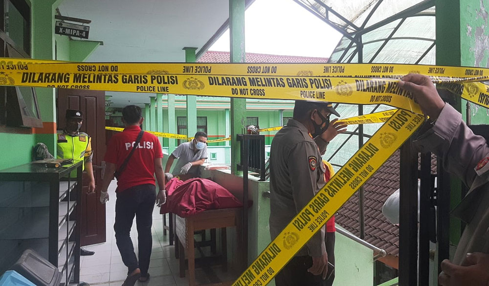 Siswi SMAN 1 Srengat Blitar Gantung Diri di Depan Ruang Kelas