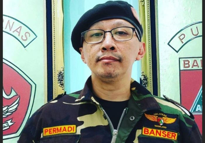 Abu Janda berpakaian seragam Banser. Foto: ist