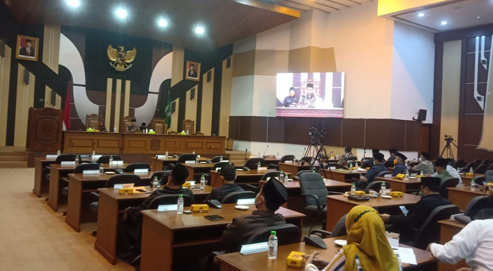Suasana rapat di DPRD Kabupaten Pasuruan.
