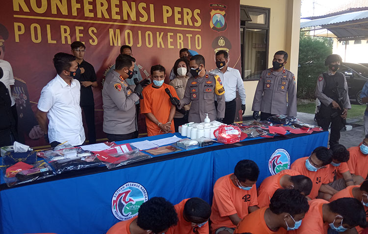 Ringkus Kurir Sabu Asal Trowulan, Polres Mojokerto Amankan Sabu 500 Gram