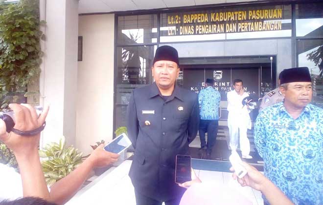 Bupati Irsyad Yusuf saat memberikan keterangan terkait pemindahan LP Bangil.