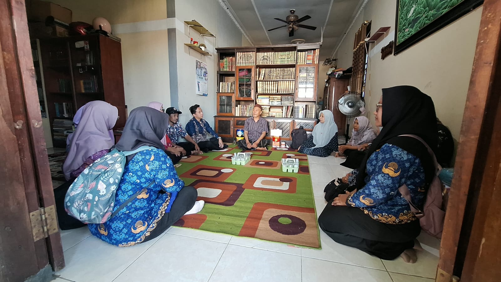 Tim penjangkauan KBPPPA Gresik  saat bertemu pengurus  Ponpes Al-Amin. foto: ist.
