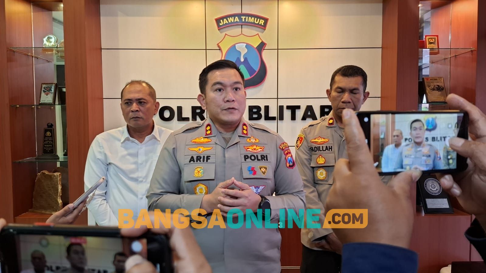 Kapolres Blitar, AKBP Arif Fazlurrahman saat memberikan keterangan