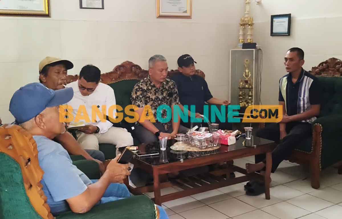Audiensi membahas Prodamas yang berlangsung di Kantor Kelurahan Tosaren, Kecamatan Pesantren, Kota Kediri. Foto: MUJI HARJITA/BANGSAONLINE
