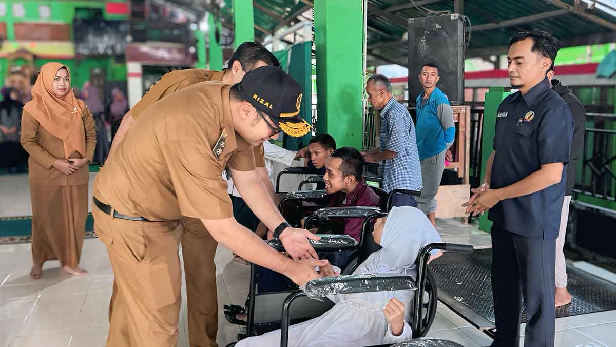 Wakil Bupati Mojokerto Salurkan Bantuan ke 5 LKSA Wilayah Pungging dan Mojosari