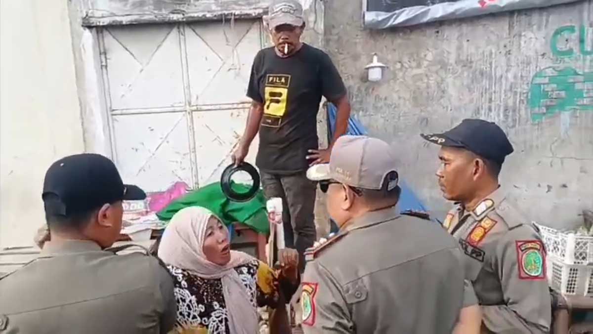 Penertiban PKL di Kota Pasuruan.