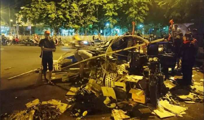 Lapak milik Tamsir yang diobrak-abrik sekelompok pemuda.