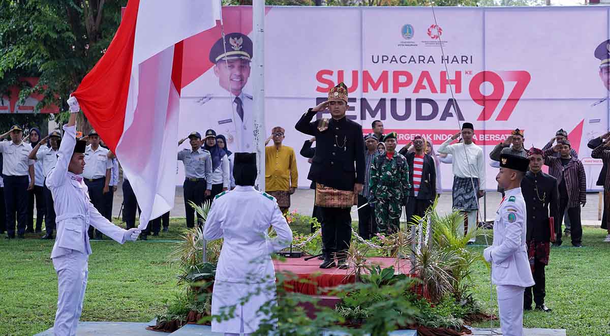 Wali Kota Pasuruan saat memimpin upacara peringatan Sumpah Pemuda ke-97.