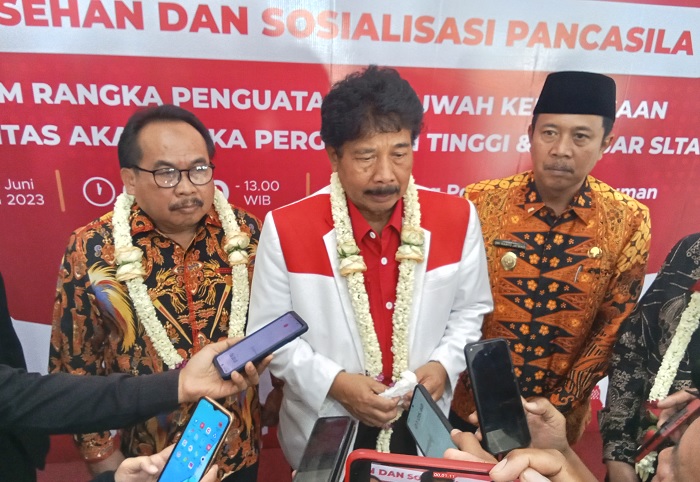 Kepala BPIP RI Prof. KH. Yudian Wahyudi saat diwawancara.