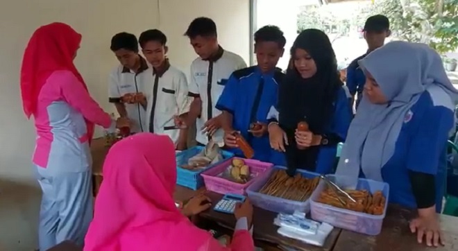 Siswa SMKN 1 Puspo Olah Paprika Jadi Minuman dan Makanan Camilan