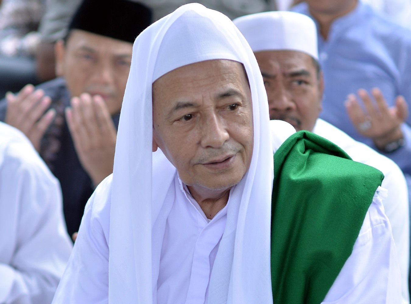 Habib Luthfi Bin Yahya. 