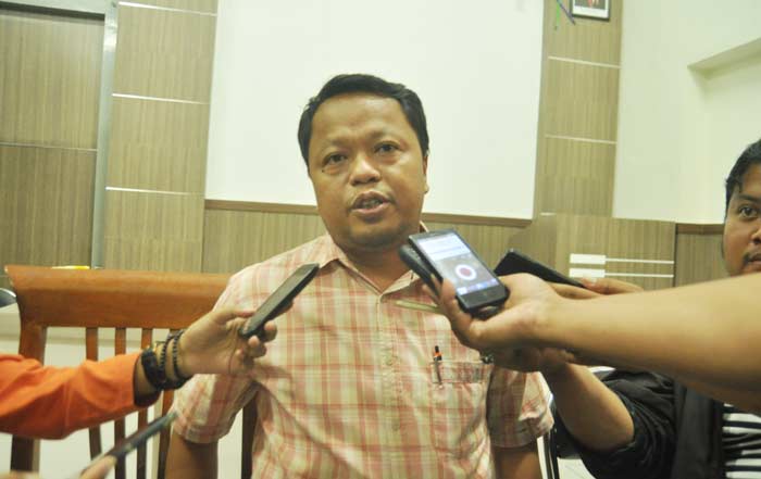 dr. Andreas, juru bicara dari perwakilan 22 dokter spesialis saat diwawancarai wartawan.