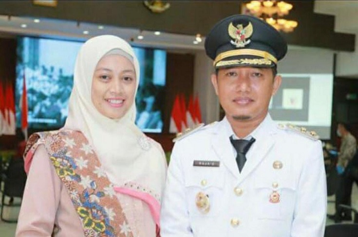 Wabup Pamekasan dan istri.