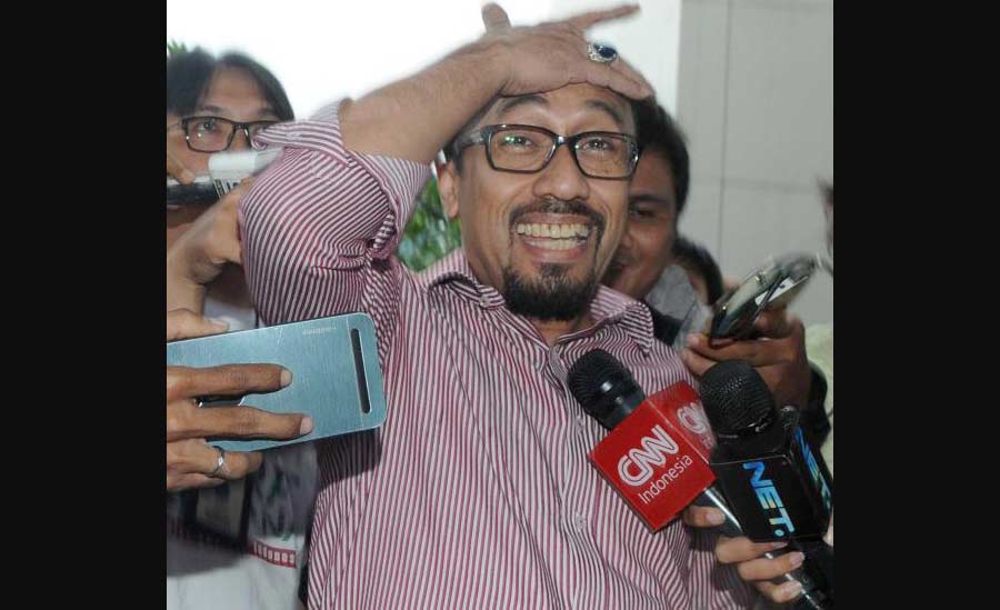 Andi Taufan Tiro seusai menjalani pemeriksaan di Gedung KPK, Jakarta, Jumat (12/2). foto: ilustrasi/lpt6