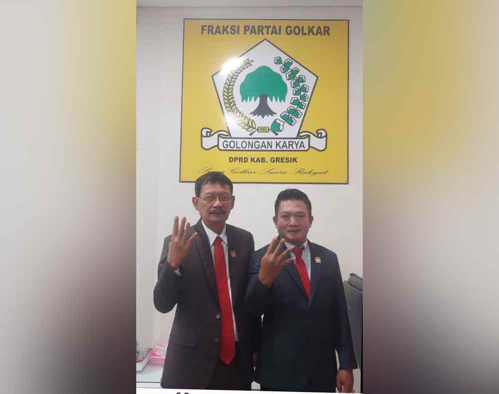 Wongso Negoro (kanan) bersama Sekretaris Golkar Gresik, Atek Ridwan. (Ist)