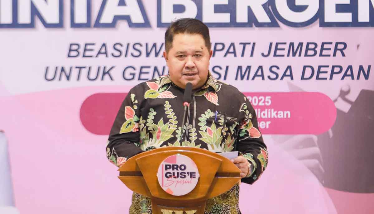 Konferensi pers terkait beasiswa di Jember.
