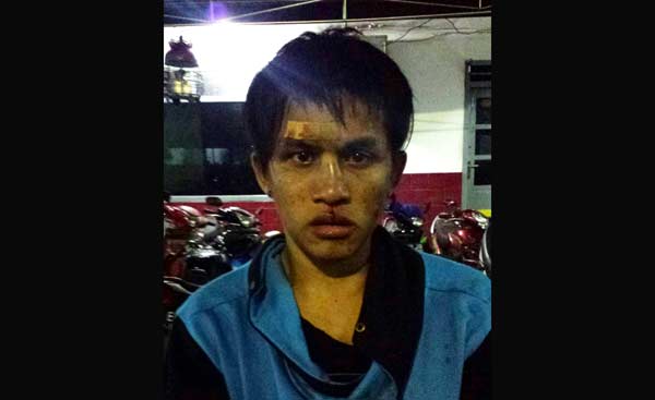 Tersangka pencongkel motor yang tertangkap Polsek Bubutan. foto: ekoyono/ BANGSAONLINE