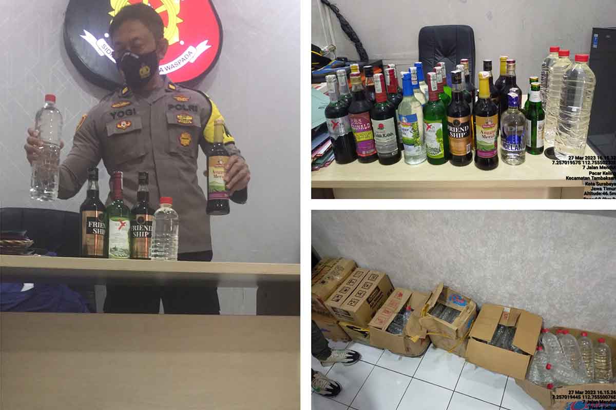 Kanit Reskrim Polsek Tambaksari, IPTU Agus Suprayogi saat menunjukkan barang bukti miras yang digerebek di wilayahb Gubeng Surabaya.