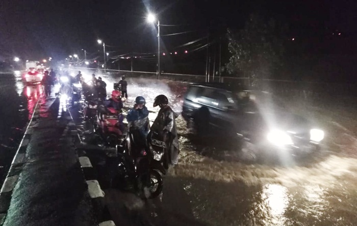 Hujan Deras, Jalan Raya Porong Banjir Lagi