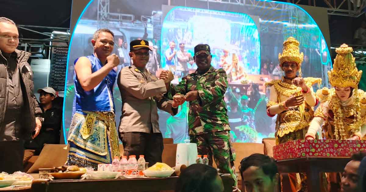 Kapolsek Purwosari bersama Danramil Purwosari saat peringatan HUT ke-80 TNI.