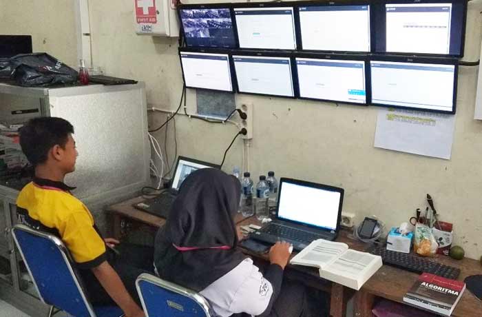 Sebagian siswa peserta UNBK di Blitar. 