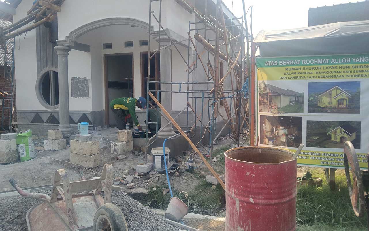 Pembangunan rumah syukur oleh Organisasi Pemuda Shiddiqiyyah (Opshid) Kabupaten Ngawi.