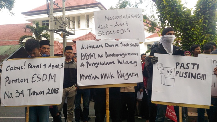 Tolak Kenaikan Harga BBM secara Diam-diam, IMM Demo DPRD Kota Malang