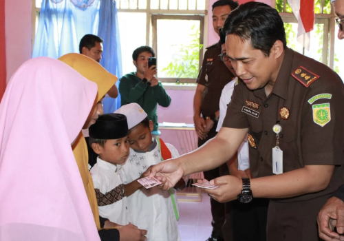  Kejari Probolinggo Buatkan KIA Di Panti Asuhan Anak