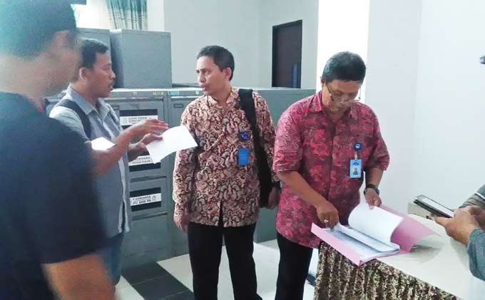 Abdul Wakhid, pengurus PT Mina Mandiri terancam  sanksi OJK.