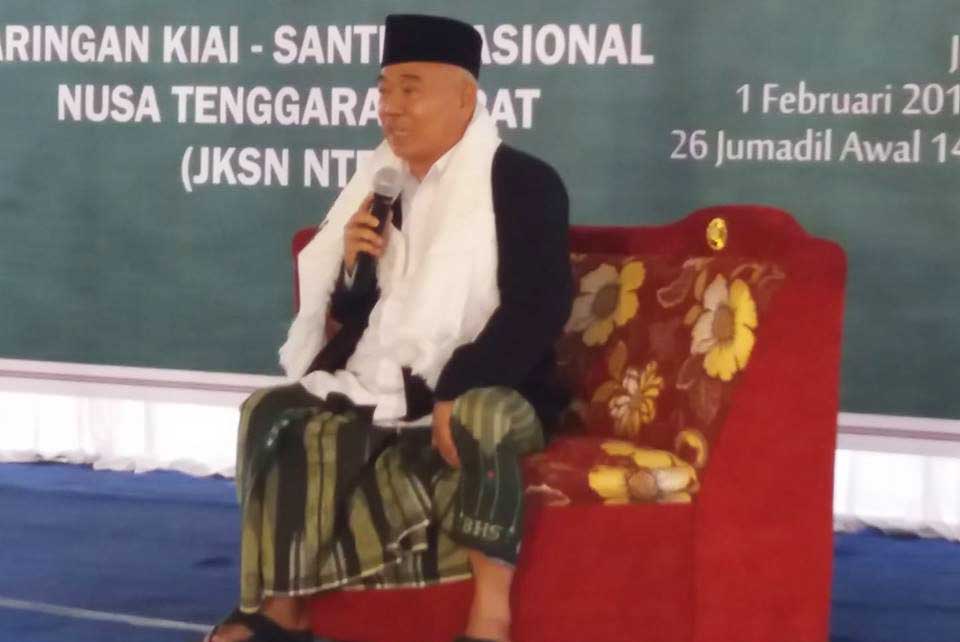Dr KH Asep Saifuddin Chalim, MA saat menyampaikan taushiyah politik di Pondok Pesantren Maroqit Ta
