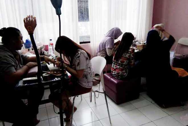 Ada Sekolah Khusus Kuku di Surabaya