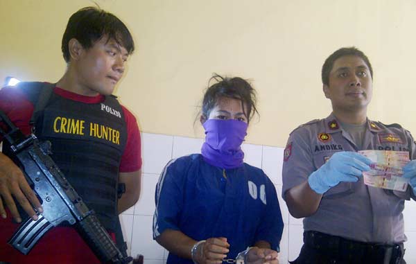 Rosita alias Sarep, harus menjalani Bulan Ramadhan di penjara. foto: rusmiyanto/BANGSAONLINE